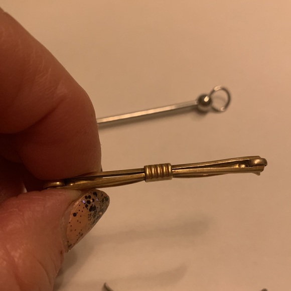 Vintage Men’s Jewelry Collection: 1 Collar Pin, 3 Collar. Bars, 1 Tie Bar - Picture 5 of 6